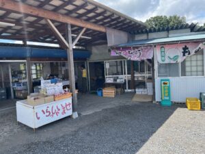 直売所は、8月10日から開店予定です。桃狩り等の予約は、8月10日以降から可能でございます。